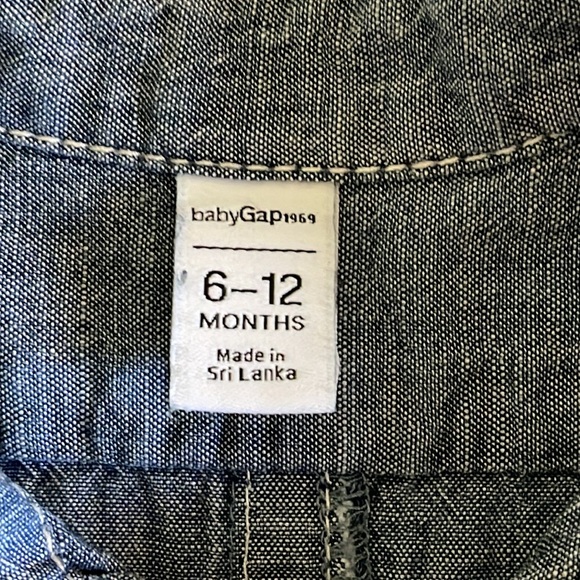 Baby Gap chambray jumpsuit Size 6-12 months Excellent Condition - Picture 4 of 7